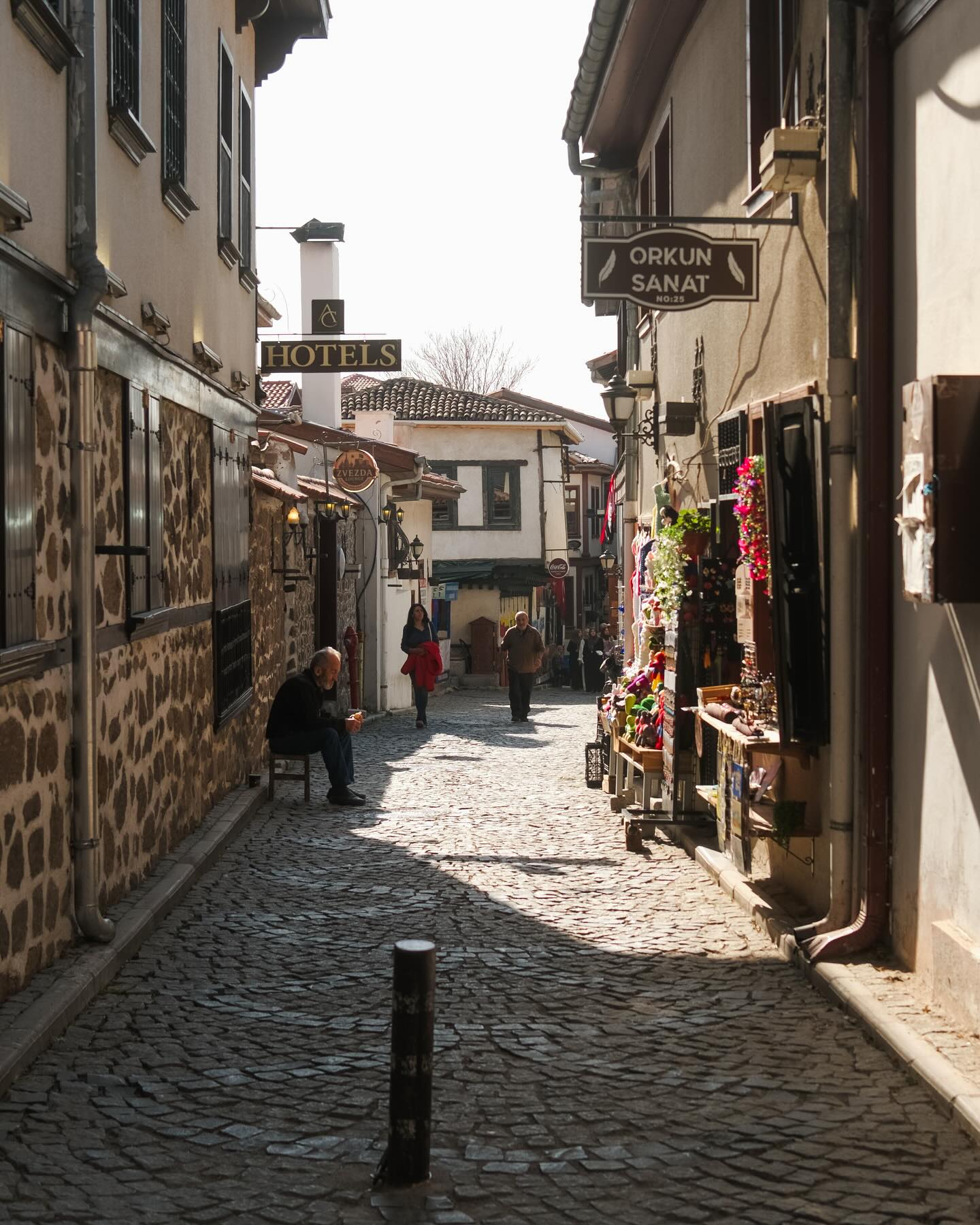 จูเนียร์ - กรวิชญ์ สูงกิจบูลย์