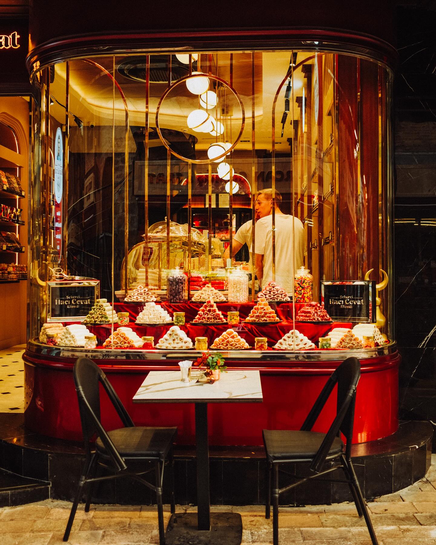 จูเนียร์ - กรวิชญ์ สูงกิจบูลย์