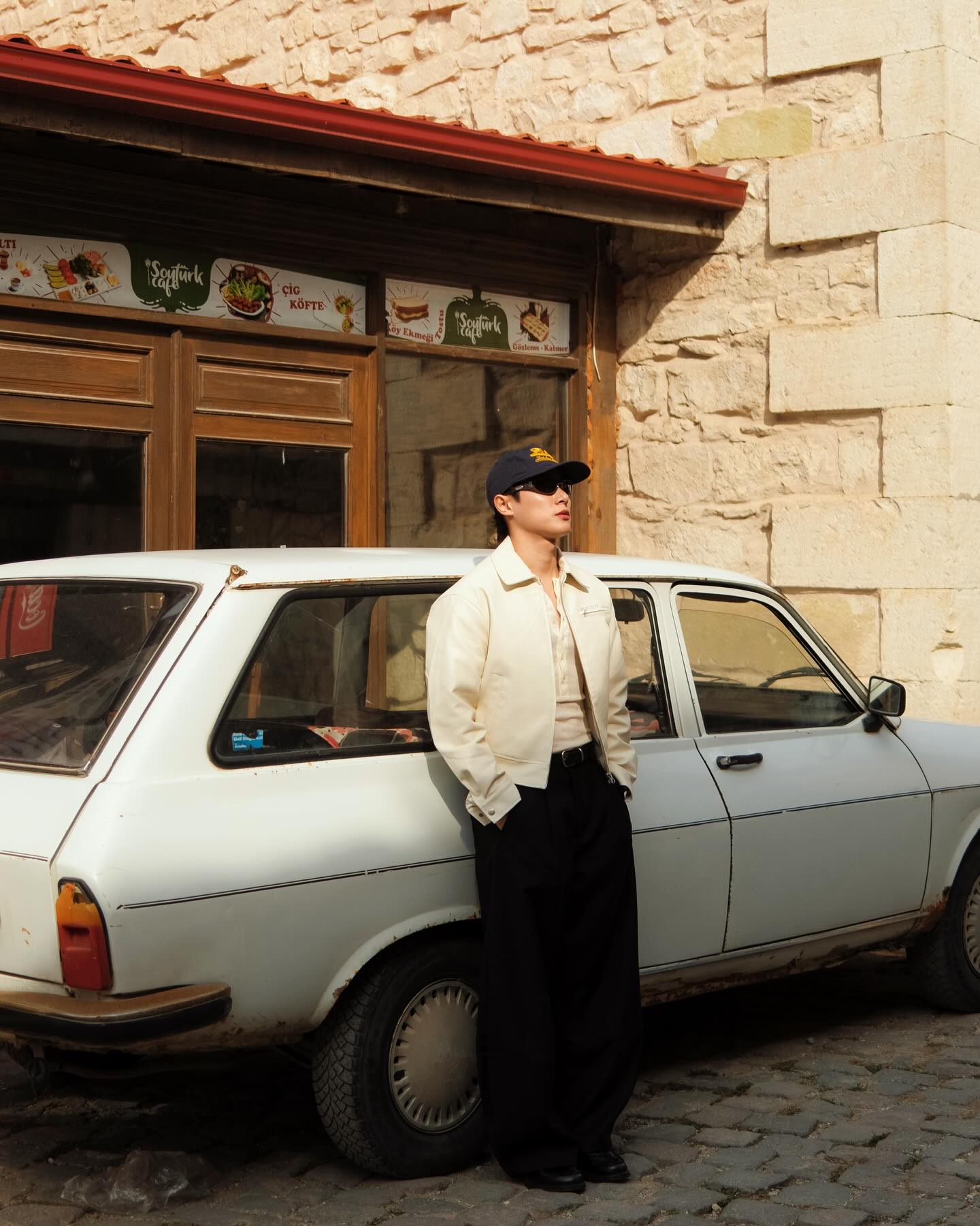 จูเนียร์ - กรวิชญ์ สูงกิจบูลย์