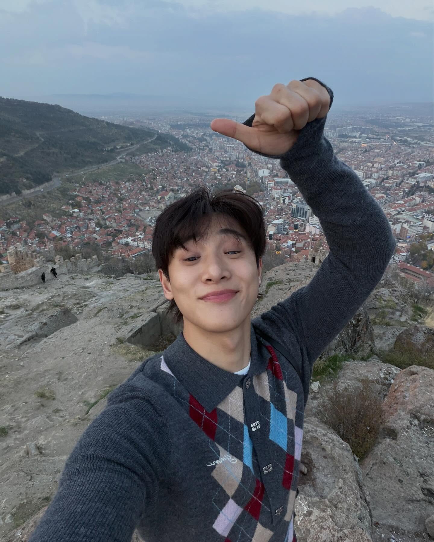 จูเนียร์ - กรวิชญ์ สูงกิจบูลย์