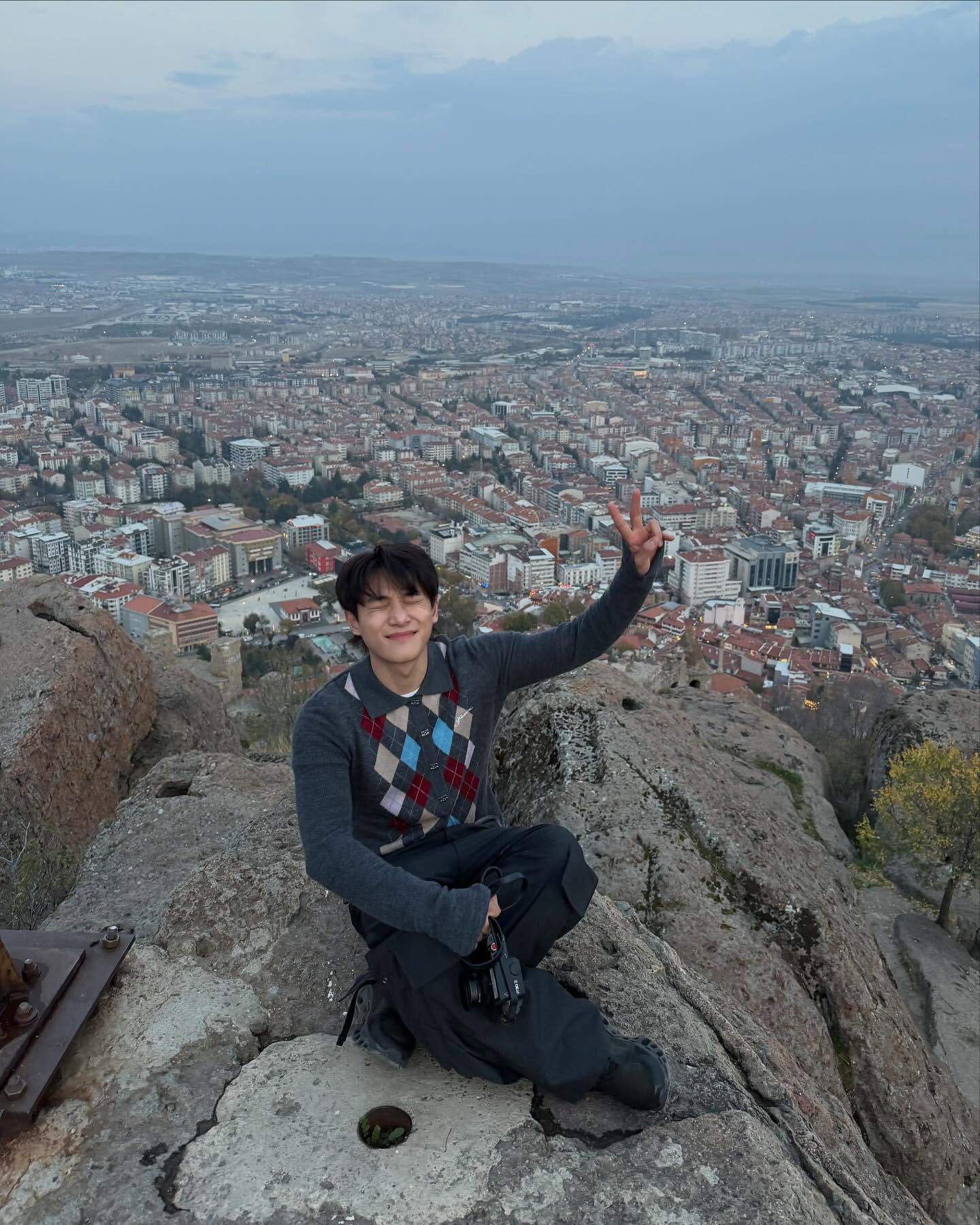 จูเนียร์ - กรวิชญ์ สูงกิจบูลย์