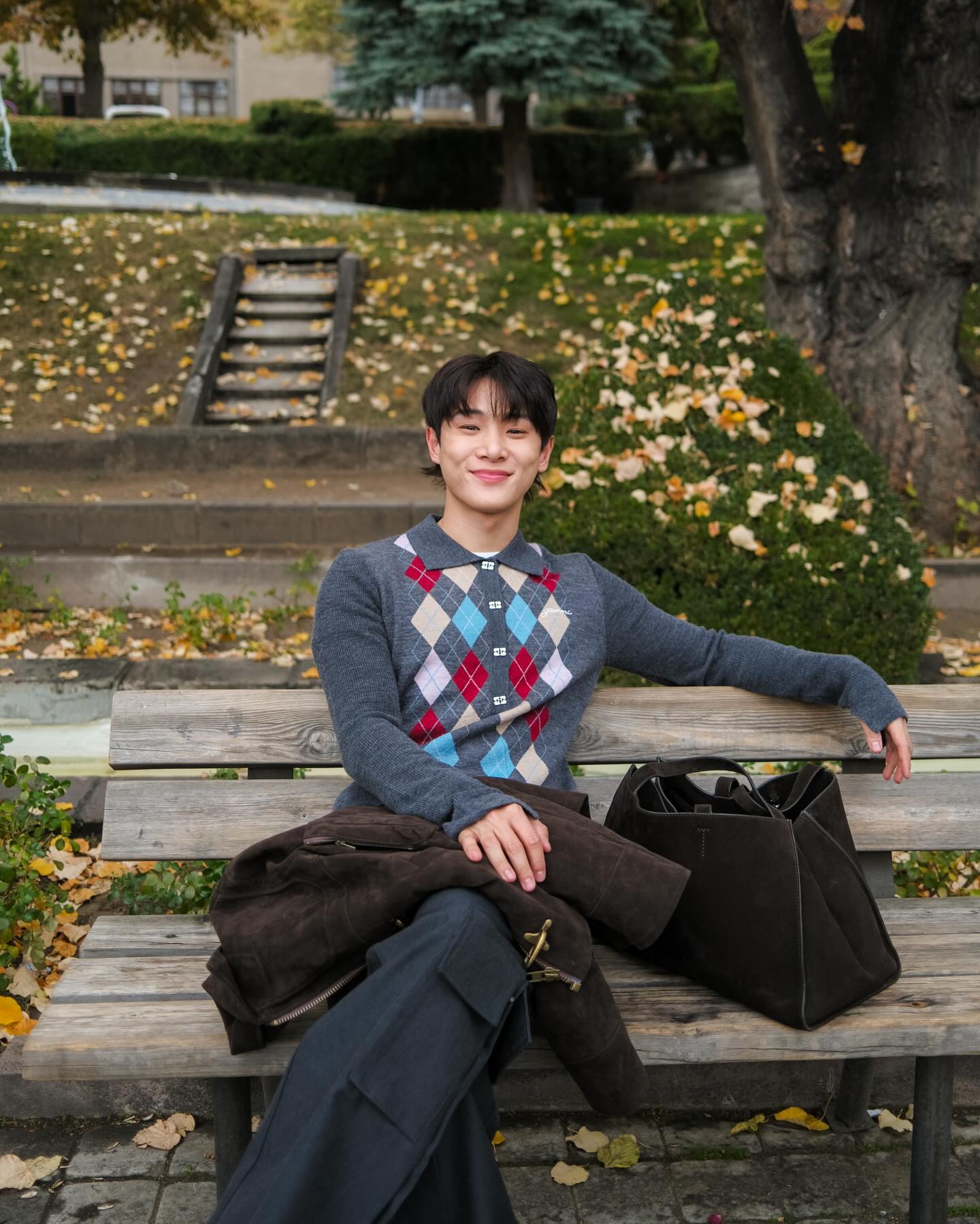 จูเนียร์ - กรวิชญ์ สูงกิจบูลย์