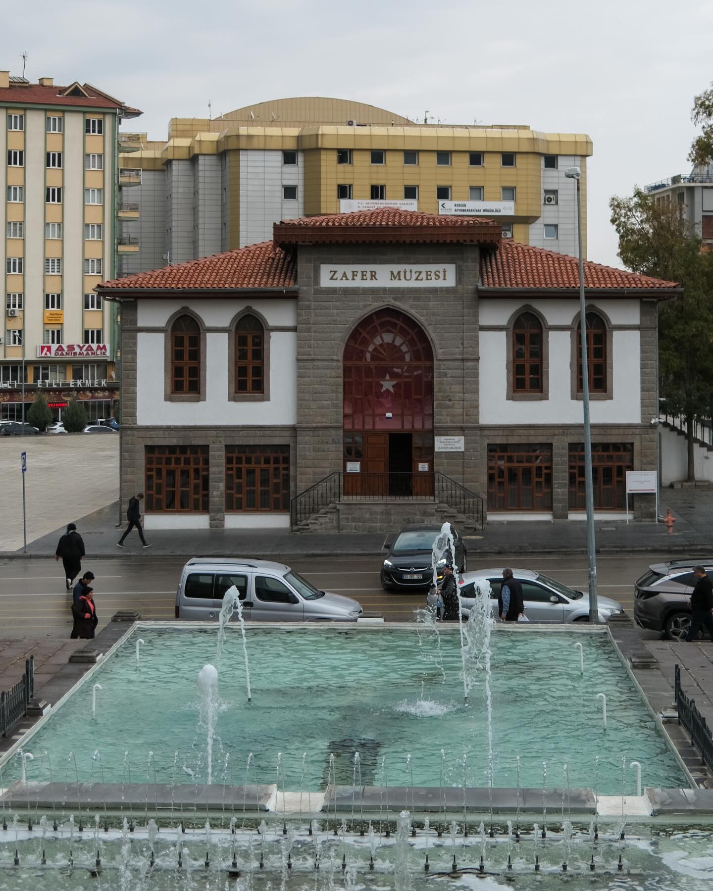 จูเนียร์ - กรวิชญ์ สูงกิจบูลย์