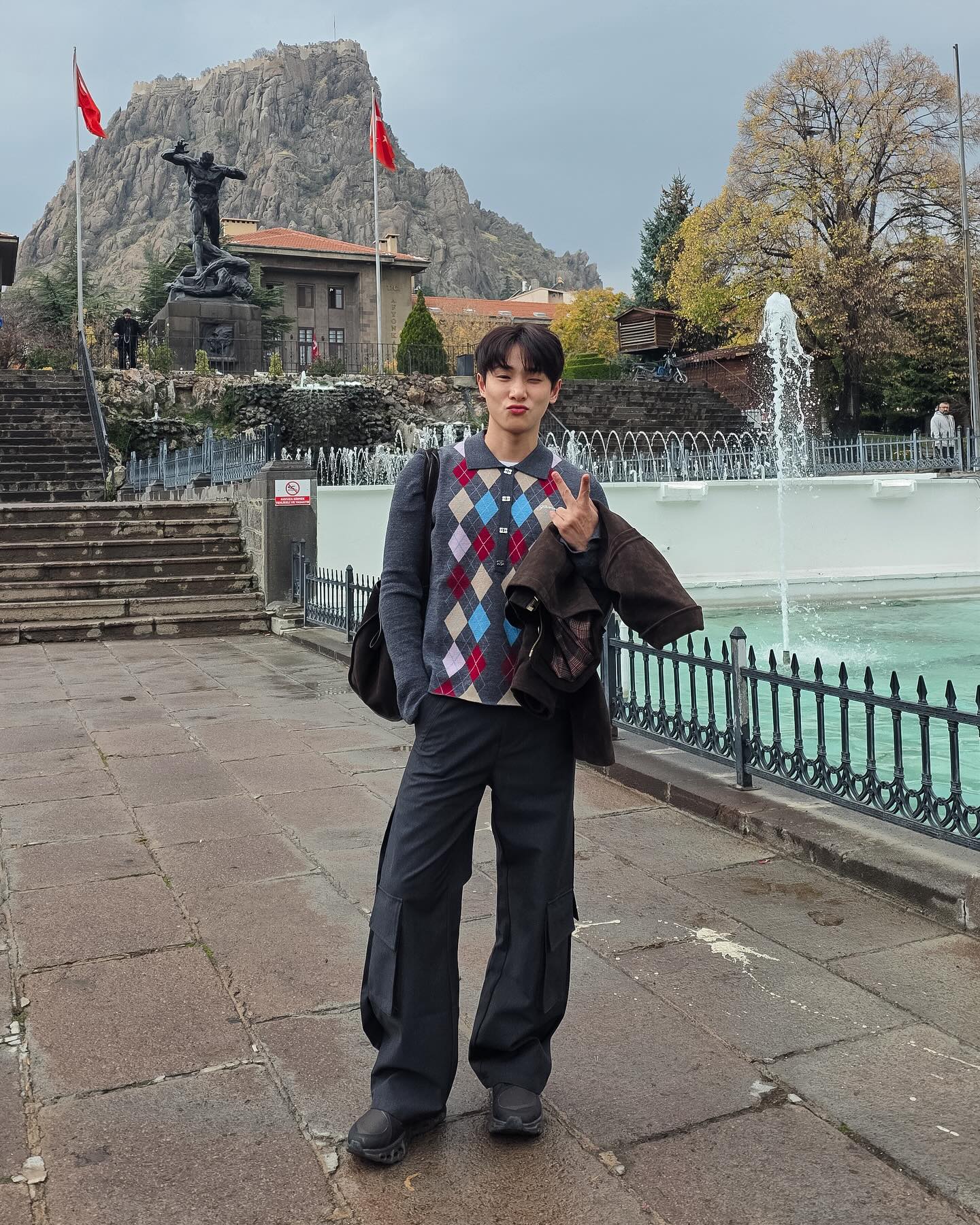 จูเนียร์ - กรวิชญ์ สูงกิจบูลย์