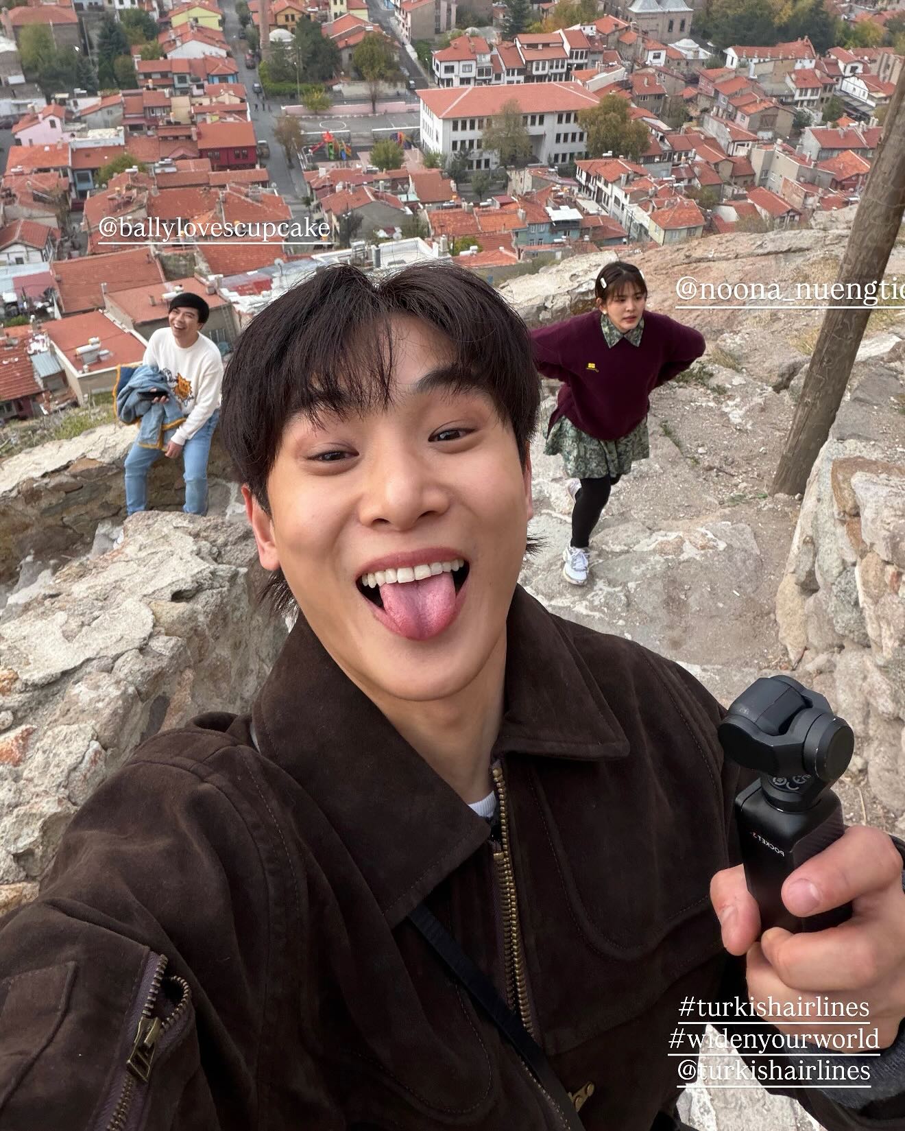 จูเนียร์ - กรวิชญ์ สูงกิจบูลย์