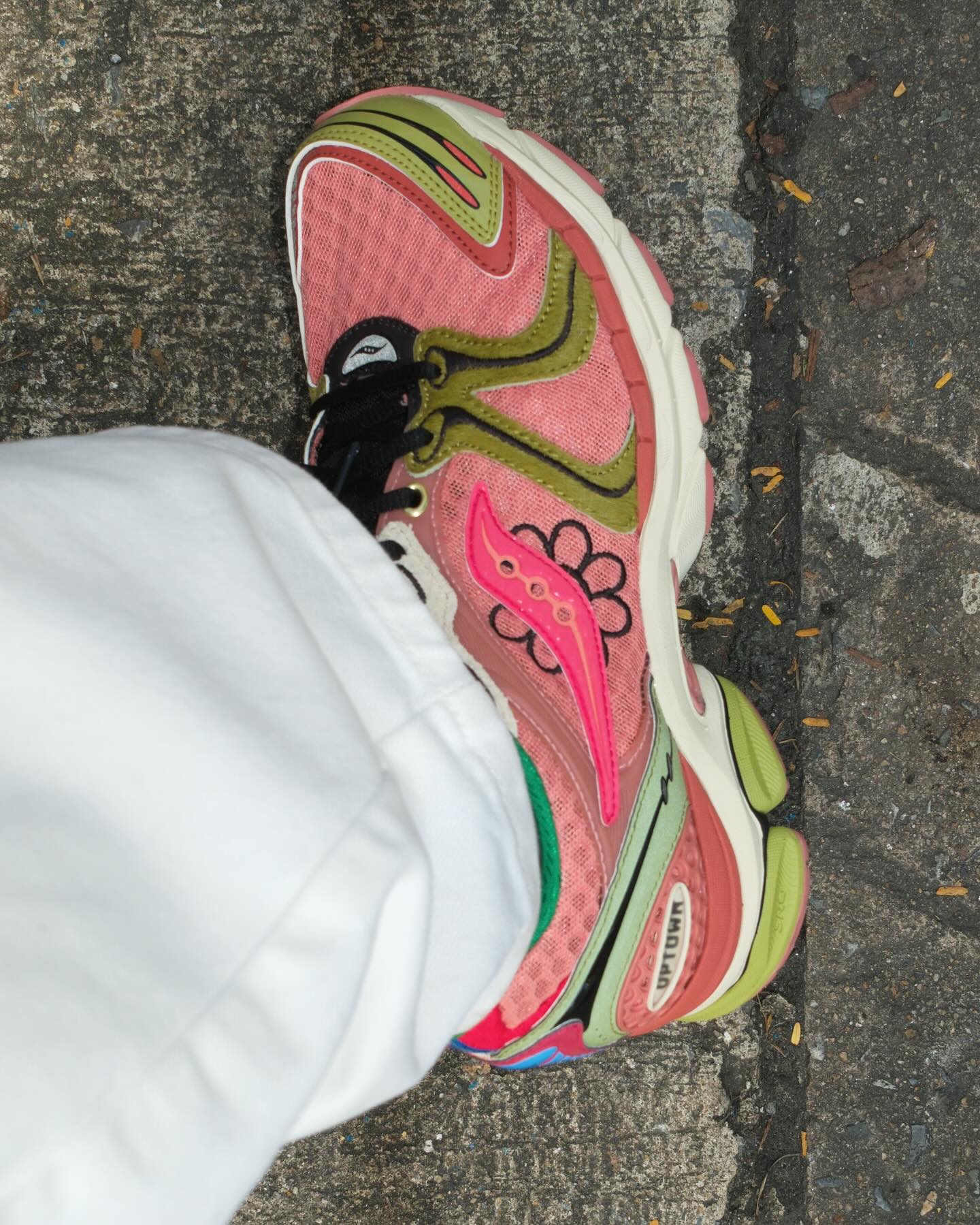 จูเนียร์ - กรวิชญ์ สูงกิจบูลย์