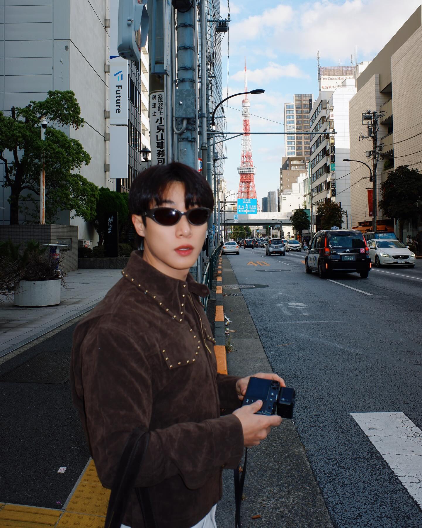 จูเนียร์ - กรวิชญ์ สูงกิจบูลย์