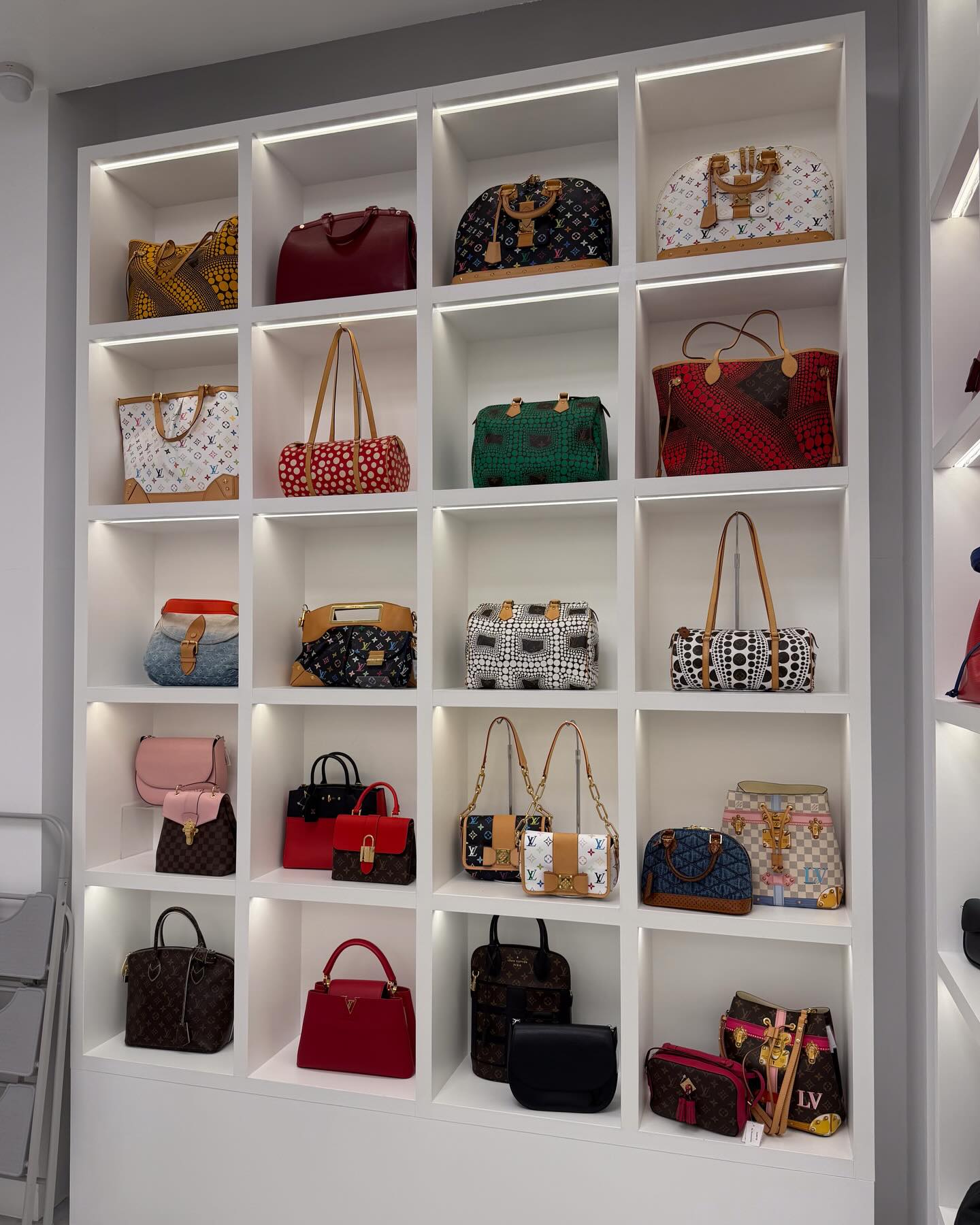 จูเนียร์ - กรวิชญ์ สูงกิจบูลย์