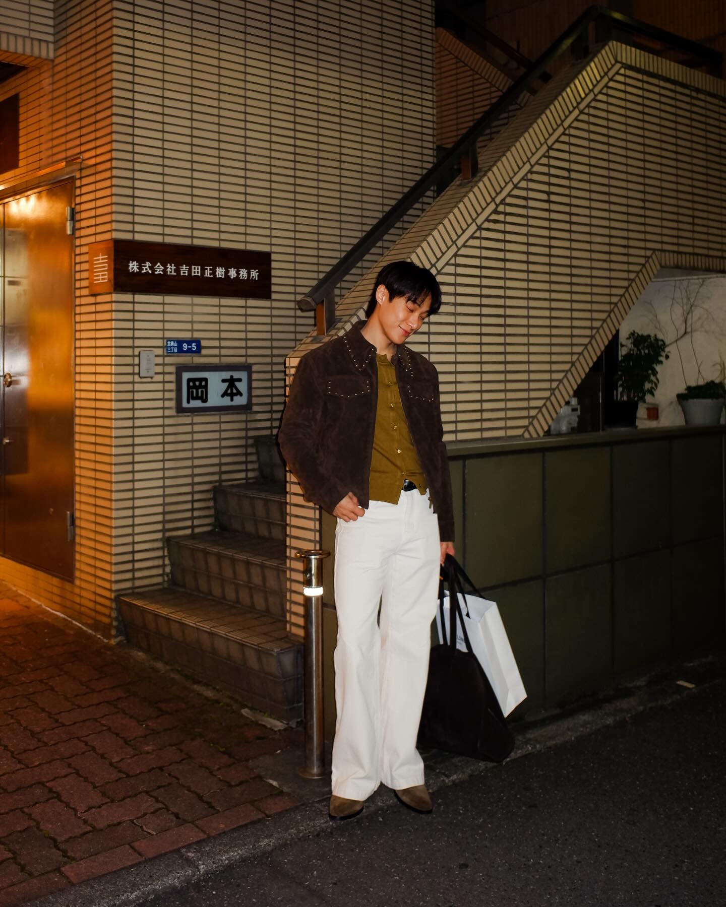 จูเนียร์ - กรวิชญ์ สูงกิจบูลย์