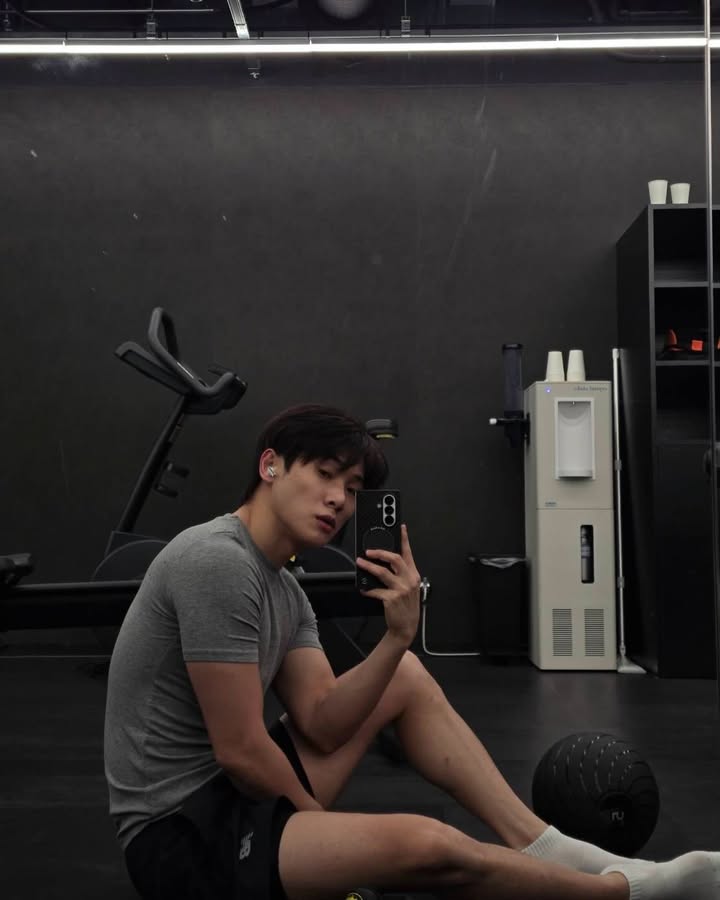 จูเนียร์ - กรวิชญ์ สูงกิจบูลย์