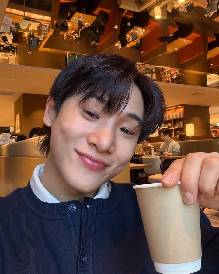 จูเนียร์ - กรวิชญ์ สูงกิจบูลย์