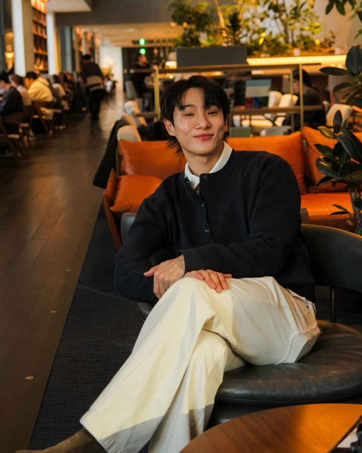 จูเนียร์ - กรวิชญ์ สูงกิจบูลย์