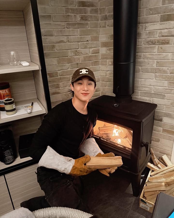 จูเนียร์ - กรวิชญ์ สูงกิจบูลย์