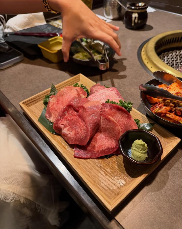 จูเนียร์ - กรวิชญ์ สูงกิจบูลย์