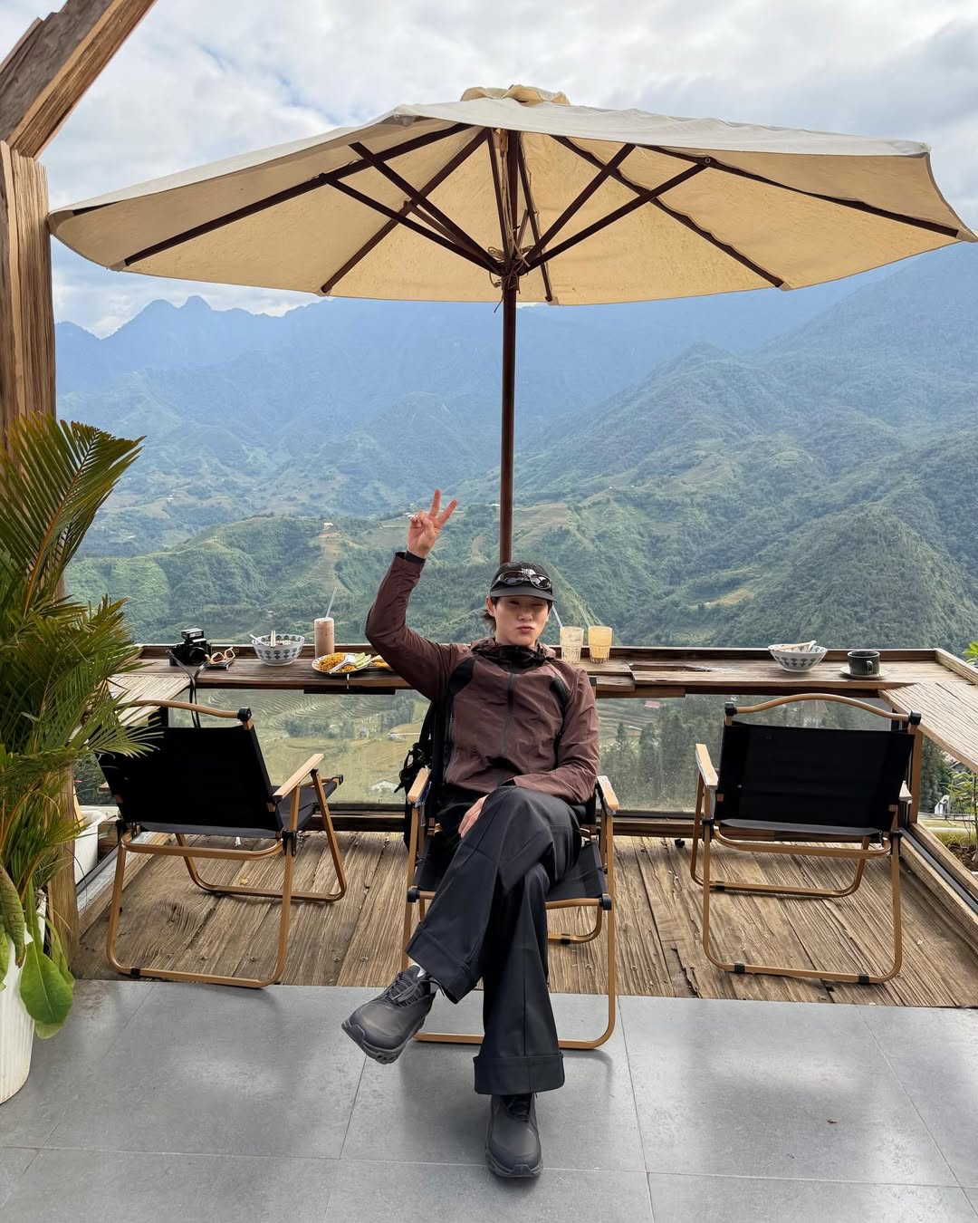 จูเนียร์ - กรวิชญ์ สูงกิจบูลย์