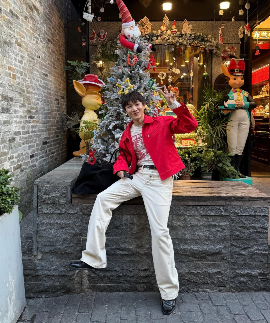 จูเนียร์ - กรวิชญ์ สูงกิจบูลย์