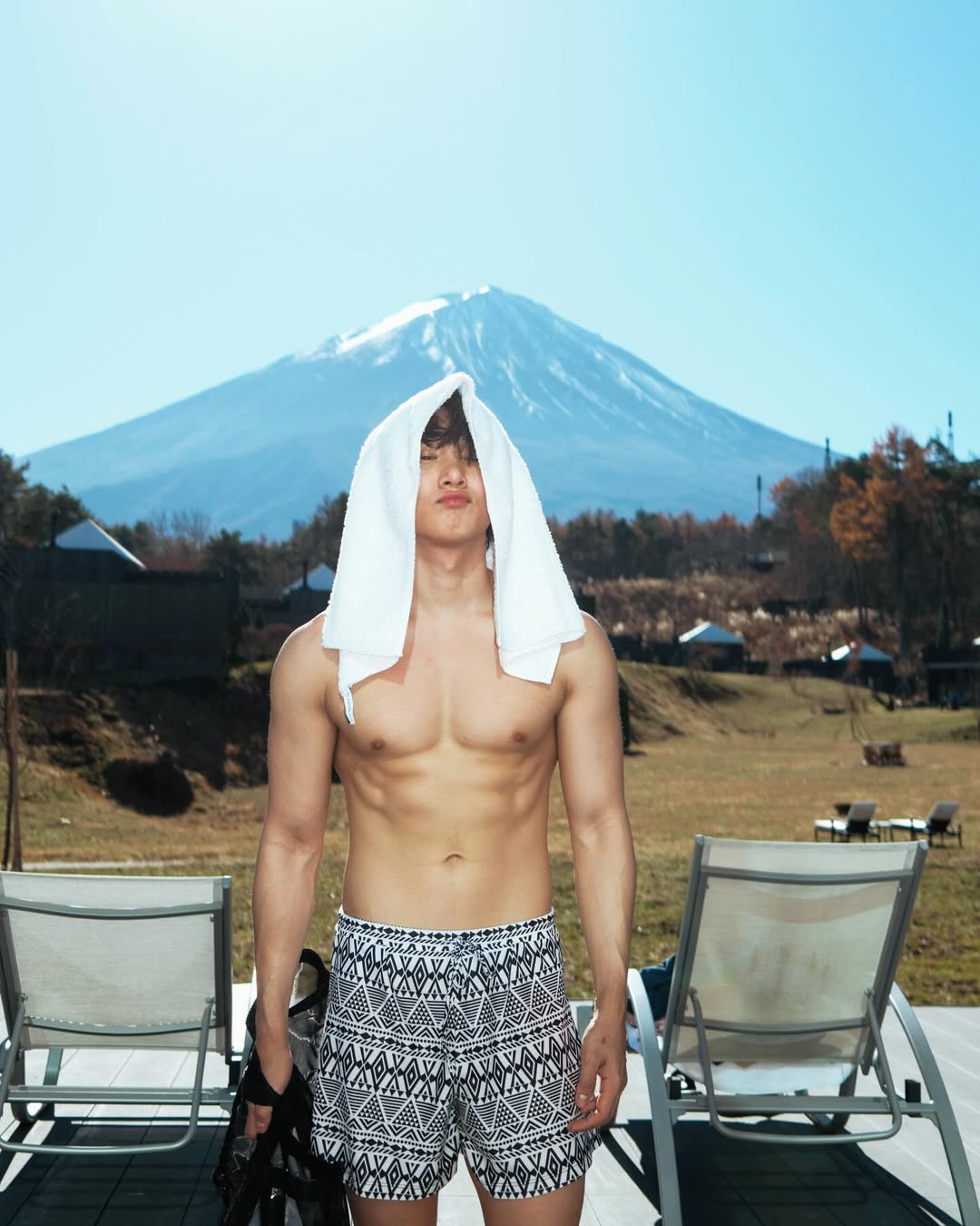 จูเนียร์ - กรวิชญ์ สูงกิจบูลย์