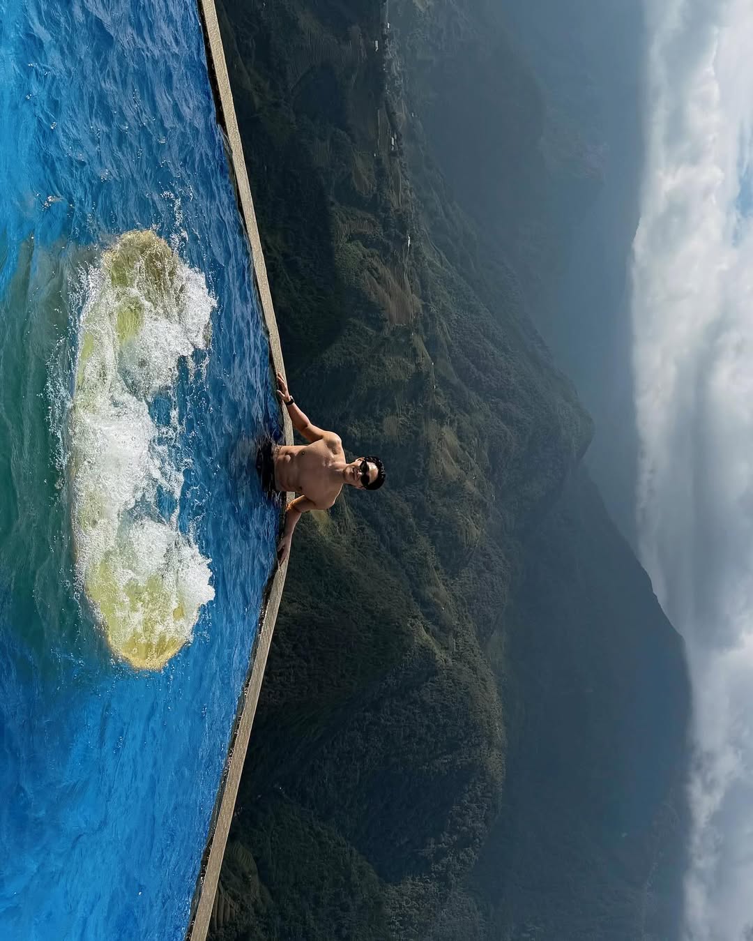 จูเนียร์ - กรวิชญ์ สูงกิจบูลย์