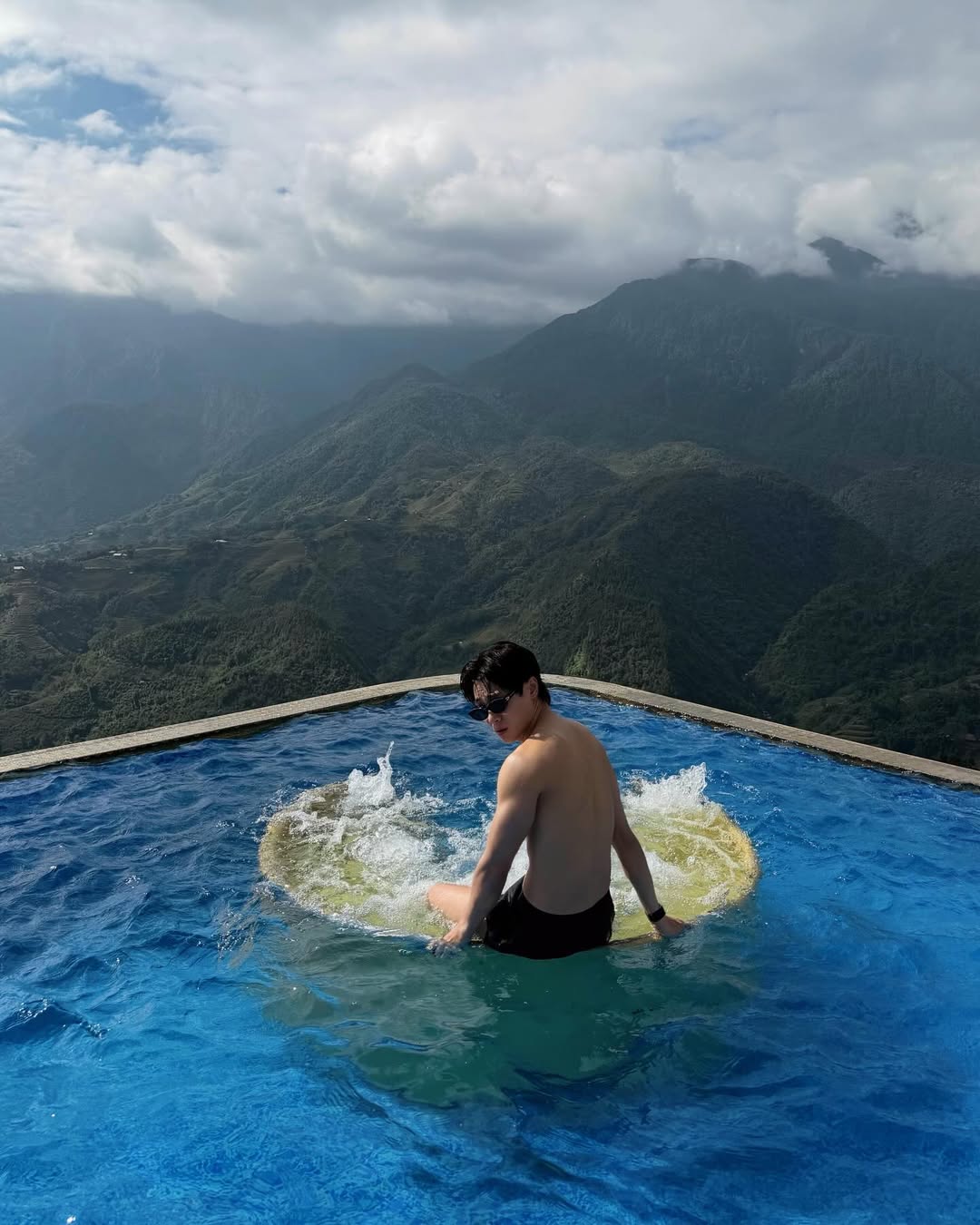 จูเนียร์ - กรวิชญ์ สูงกิจบูลย์