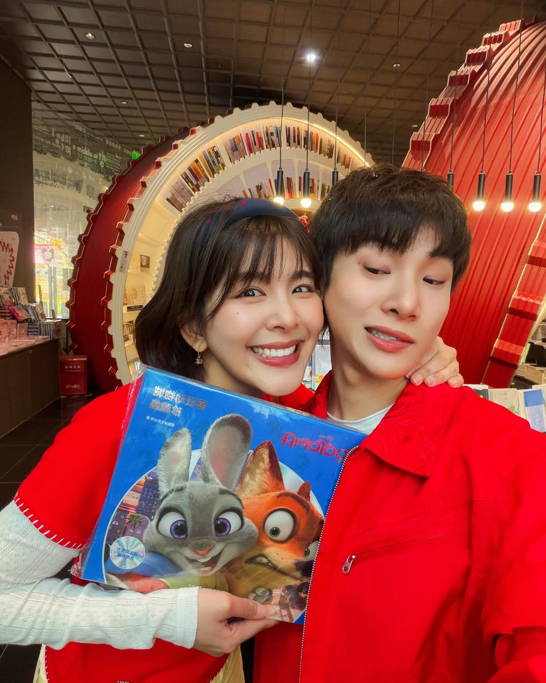 จูเนียร์ - กรวิชญ์ สูงกิจบูลย์