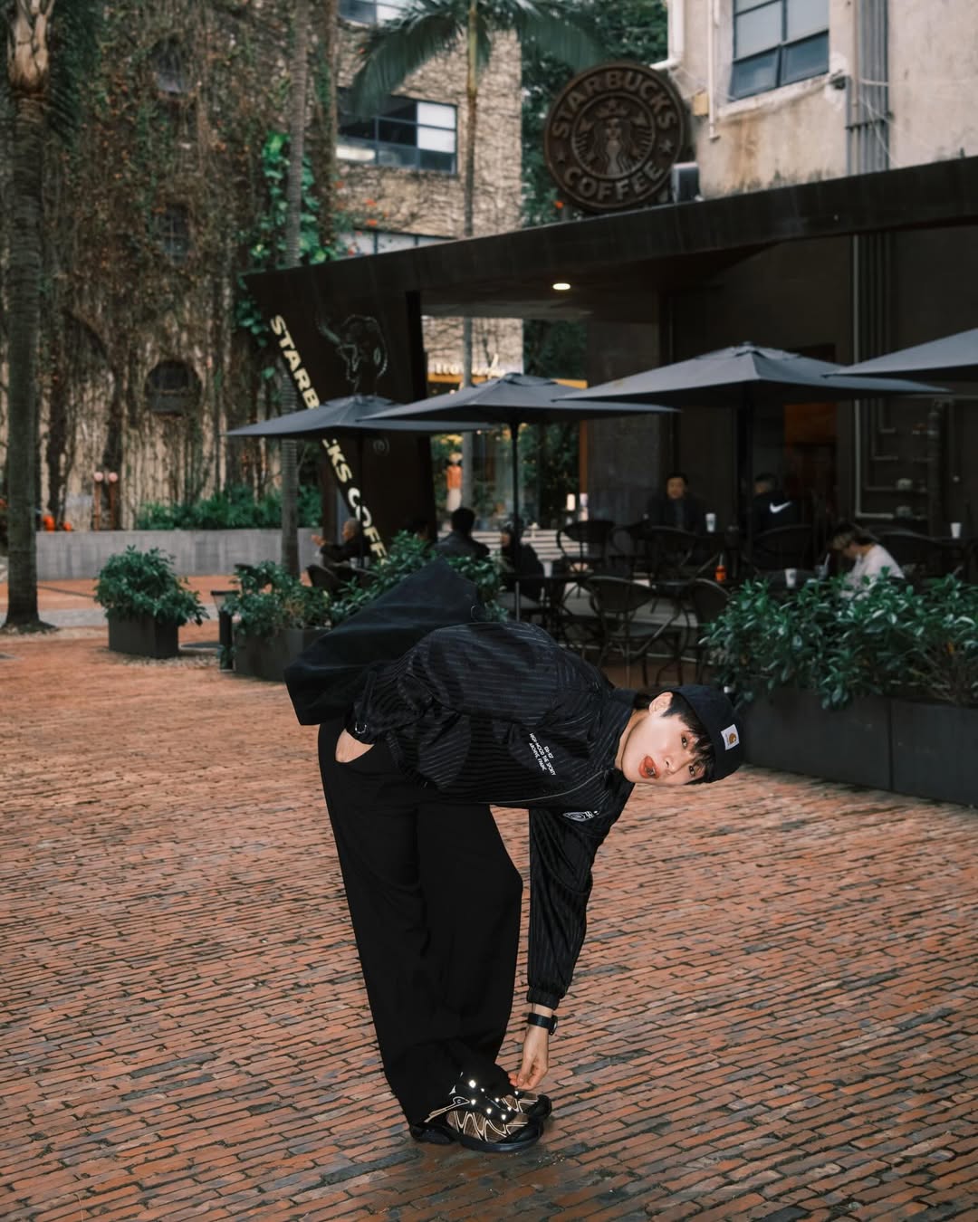 จูเนียร์ - กรวิชญ์ สูงกิจบูลย์