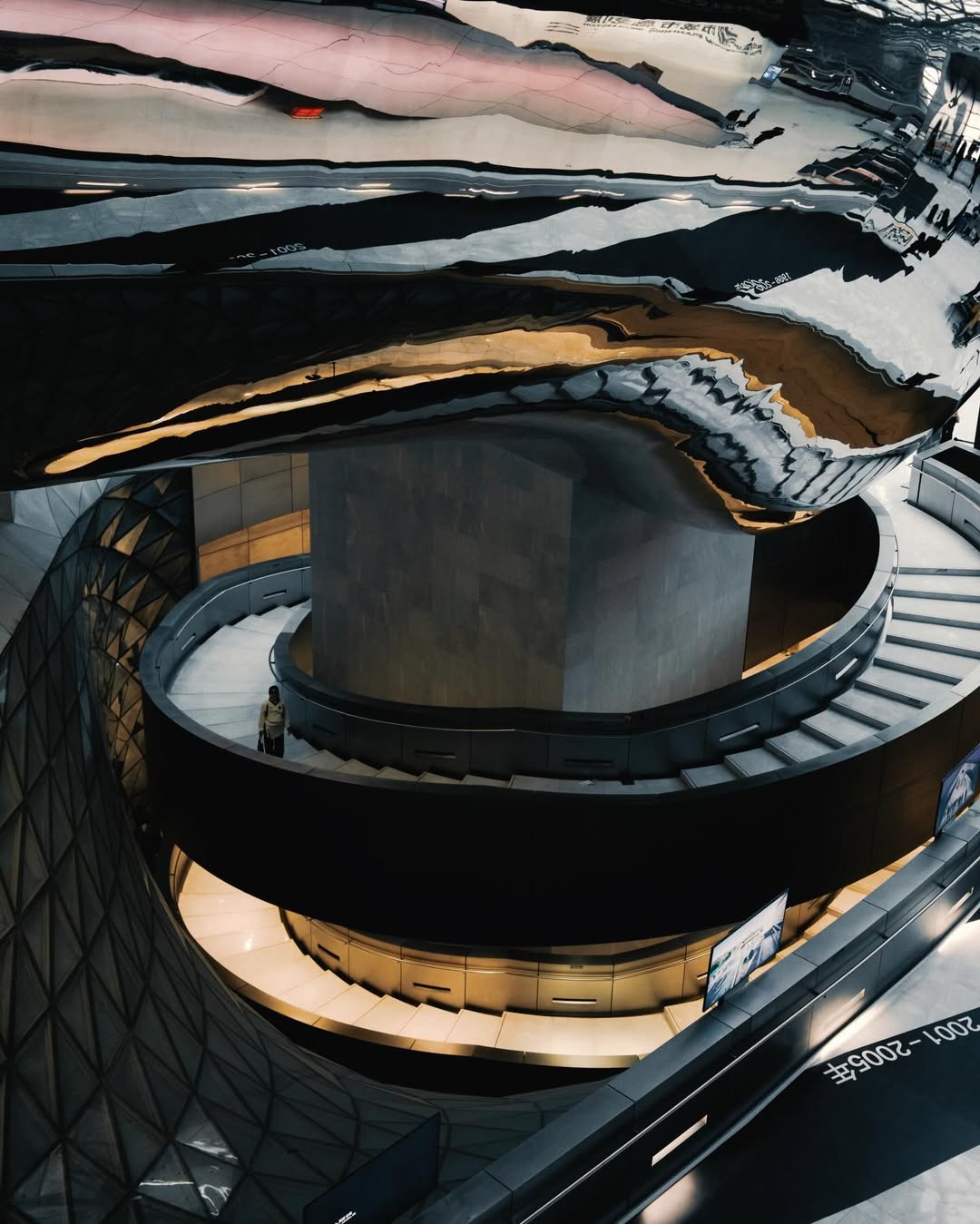 จูเนียร์ - กรวิชญ์ สูงกิจบูลย์