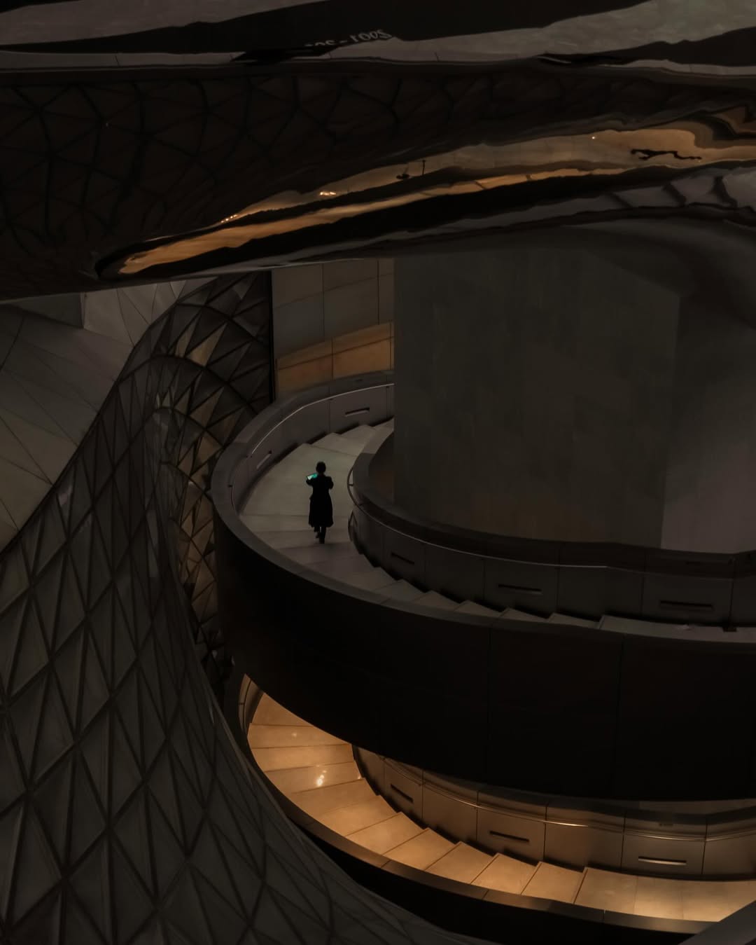 จูเนียร์ - กรวิชญ์ สูงกิจบูลย์