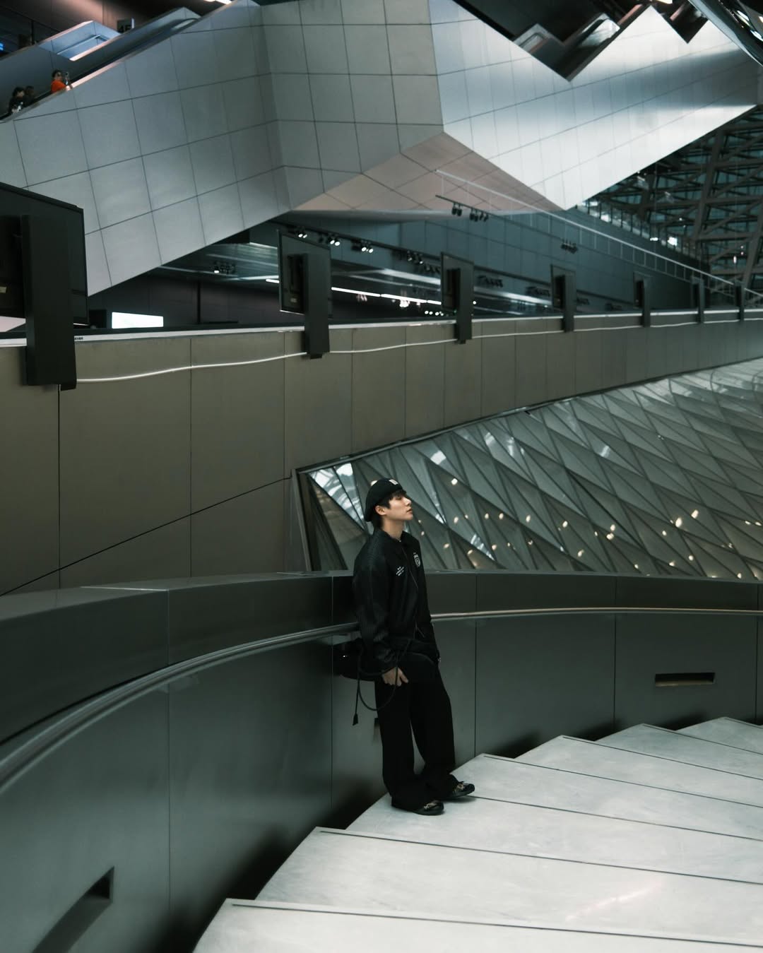 จูเนียร์ - กรวิชญ์ สูงกิจบูลย์