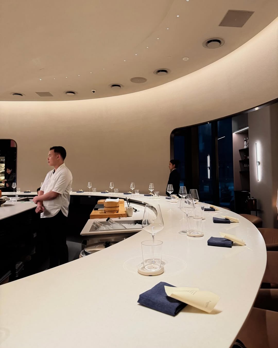 จูเนียร์ - กรวิชญ์ สูงกิจบูลย์