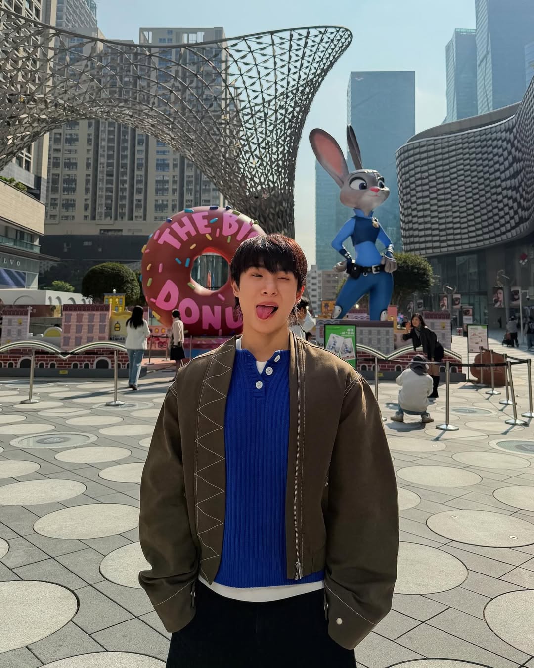 จูเนียร์ - กรวิชญ์ สูงกิจบูลย์