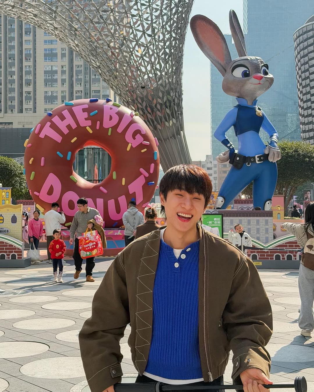 จูเนียร์ - กรวิชญ์ สูงกิจบูลย์