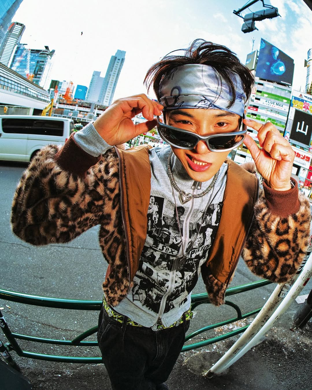 จูเนียร์ - กรวิชญ์ สูงกิจบูลย์