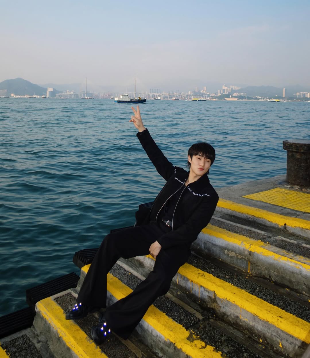 จูเนียร์ - กรวิชญ์ สูงกิจบูลย์