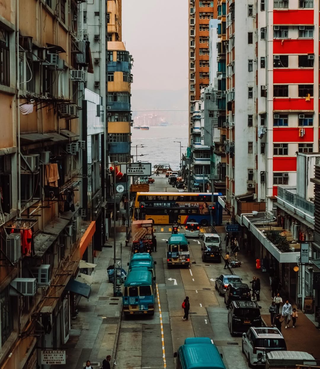 จูเนียร์ - กรวิชญ์ สูงกิจบูลย์