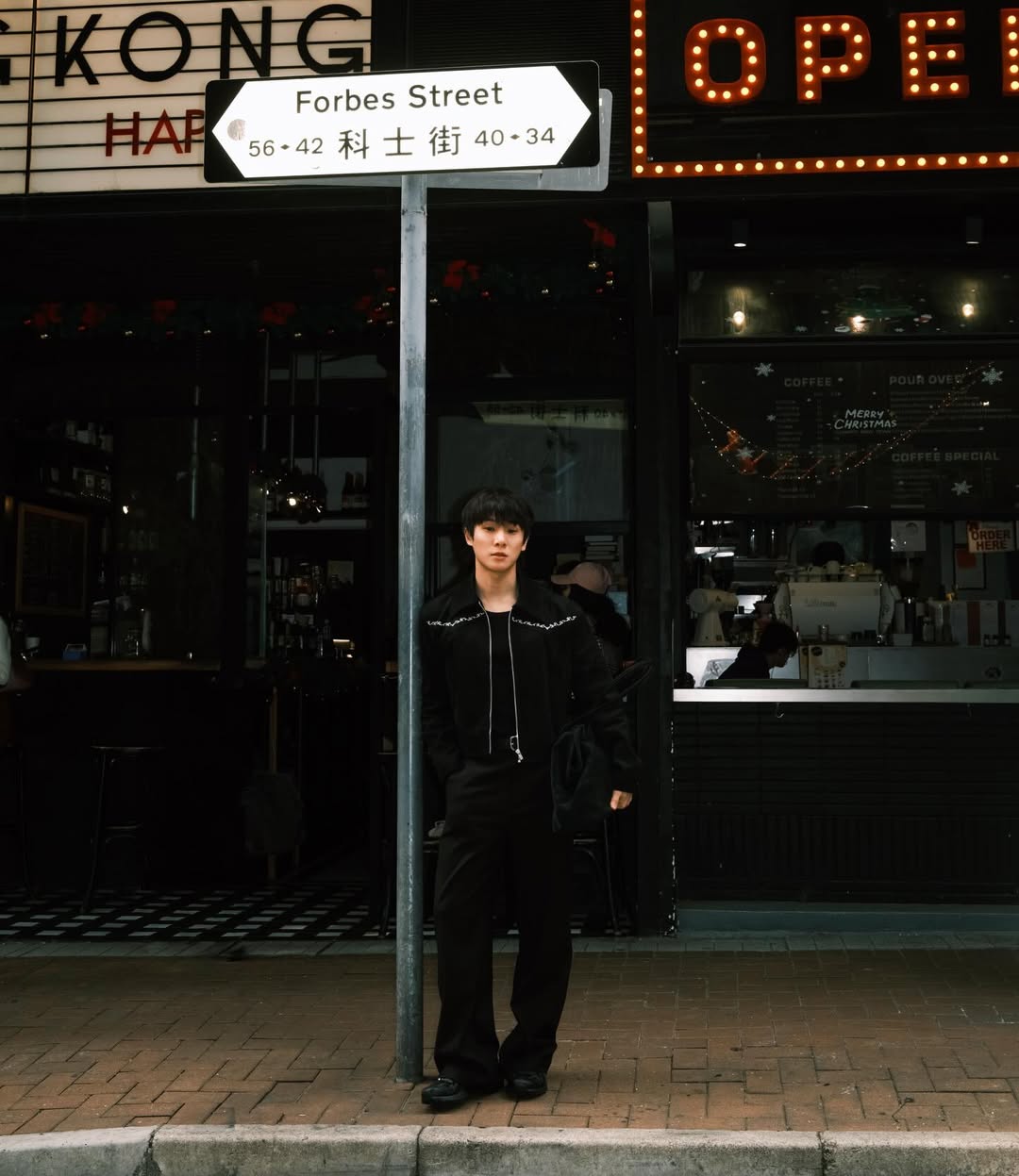 จูเนียร์ - กรวิชญ์ สูงกิจบูลย์