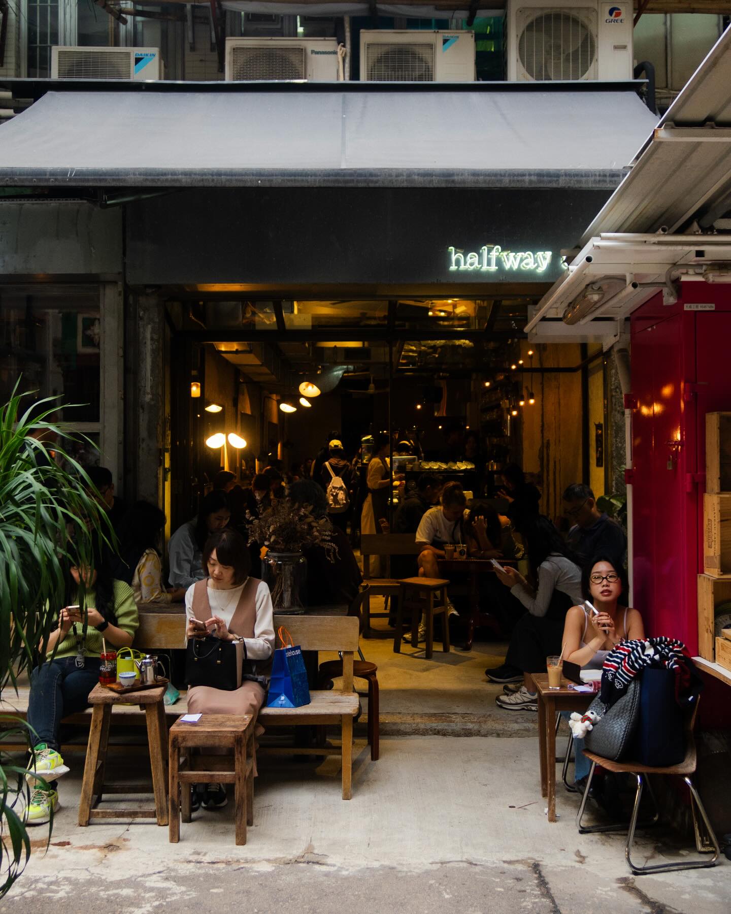 จูเนียร์ - กรวิชญ์ สูงกิจบูลย์