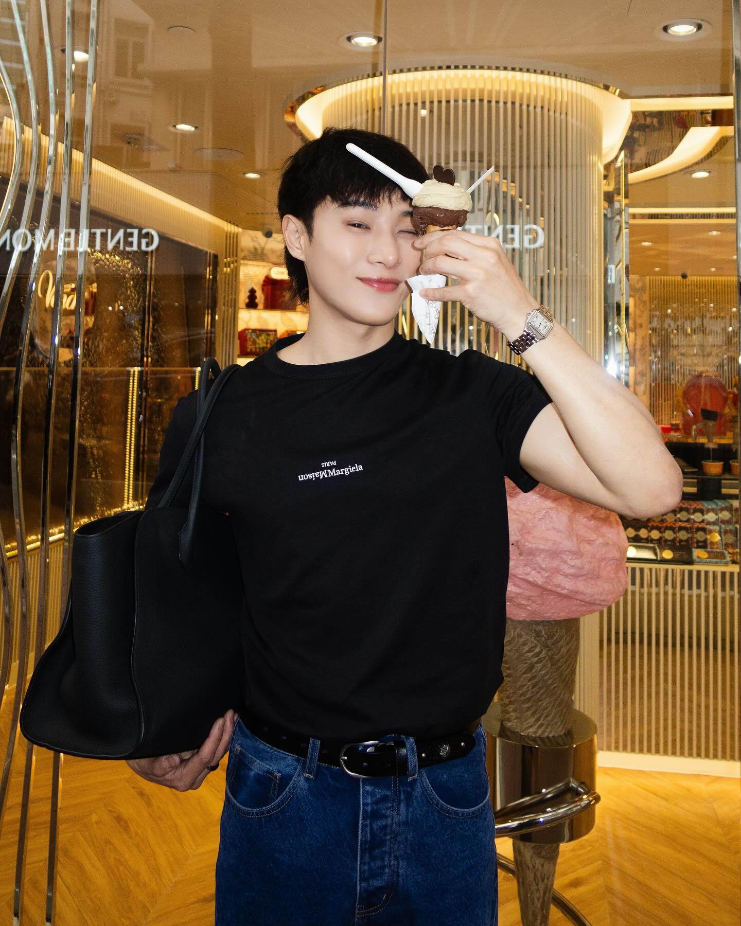 จูเนียร์ - กรวิชญ์ สูงกิจบูลย์