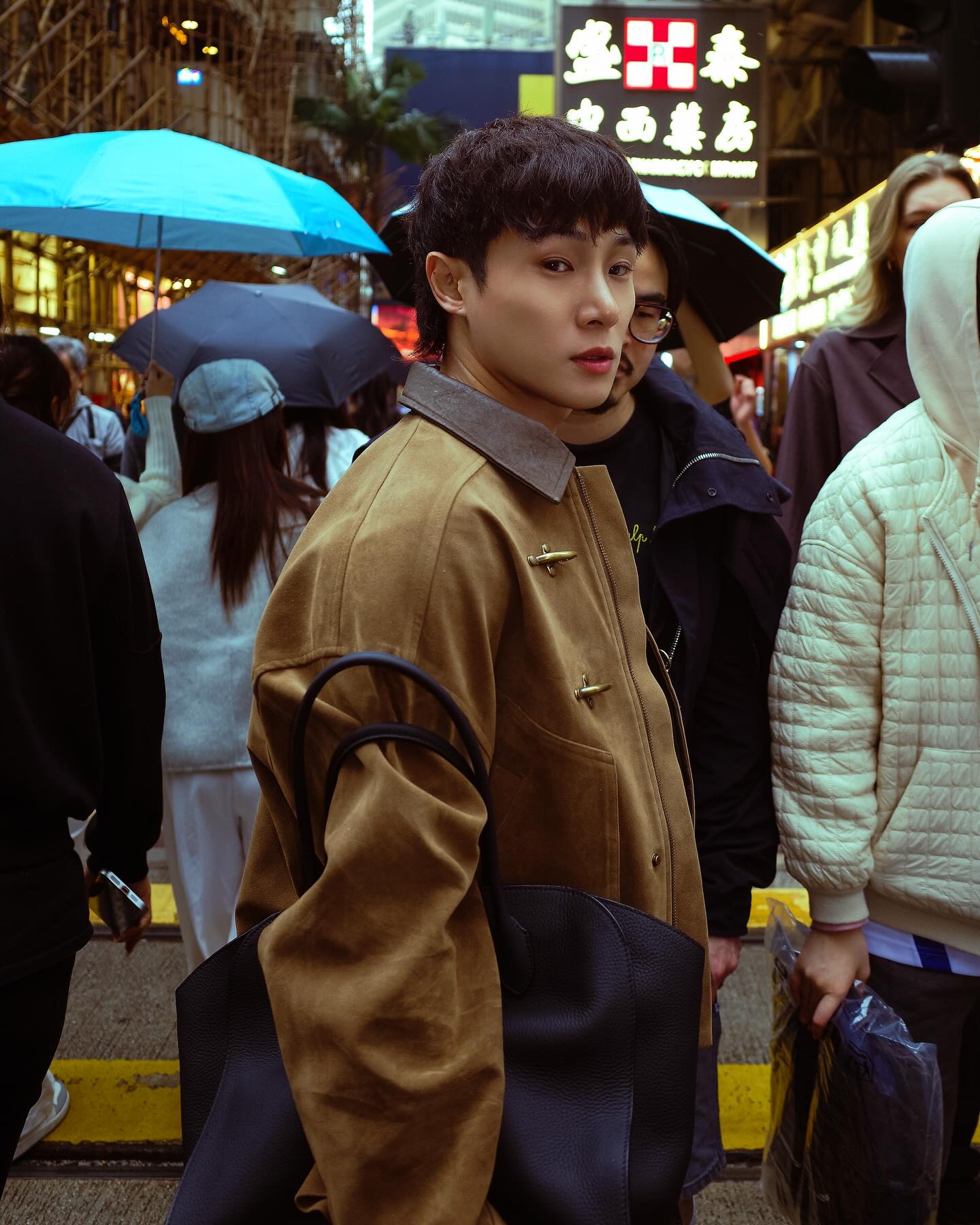 จูเนียร์ - กรวิชญ์ สูงกิจบูลย์