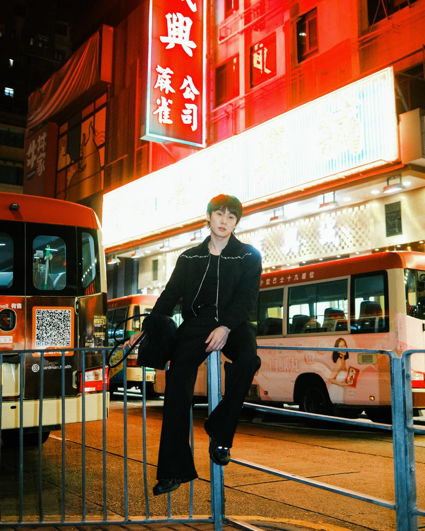 จูเนียร์ - กรวิชญ์ สูงกิจบูลย์