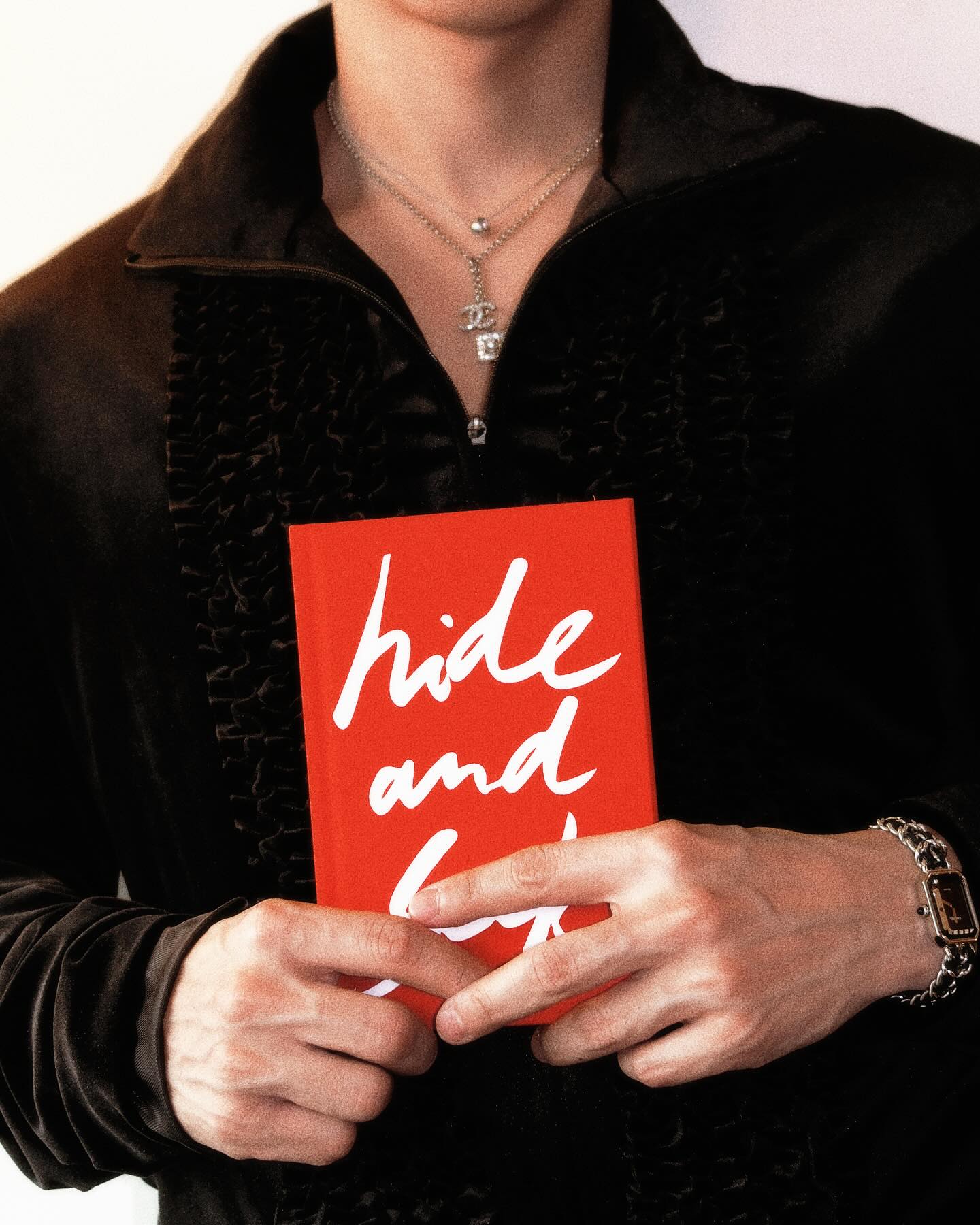 จูเนียร์ - กรวิชญ์ สูงกิจบูลย์