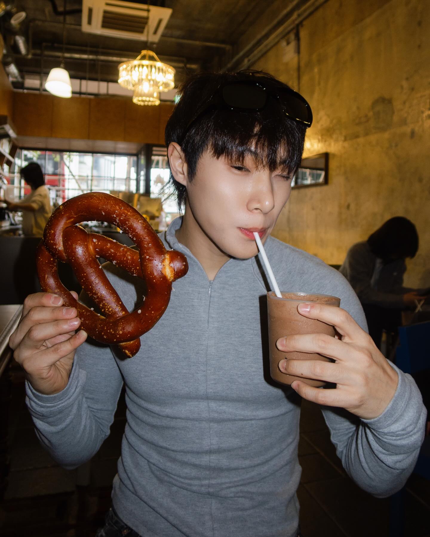 จูเนียร์ - กรวิชญ์ สูงกิจบูลย์