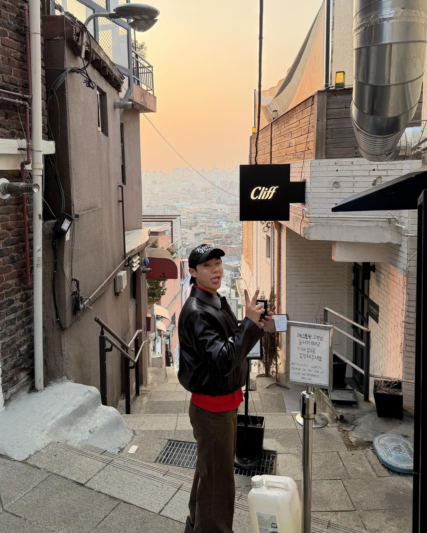 จูเนียร์ - กรวิชญ์ สูงกิจบูลย์