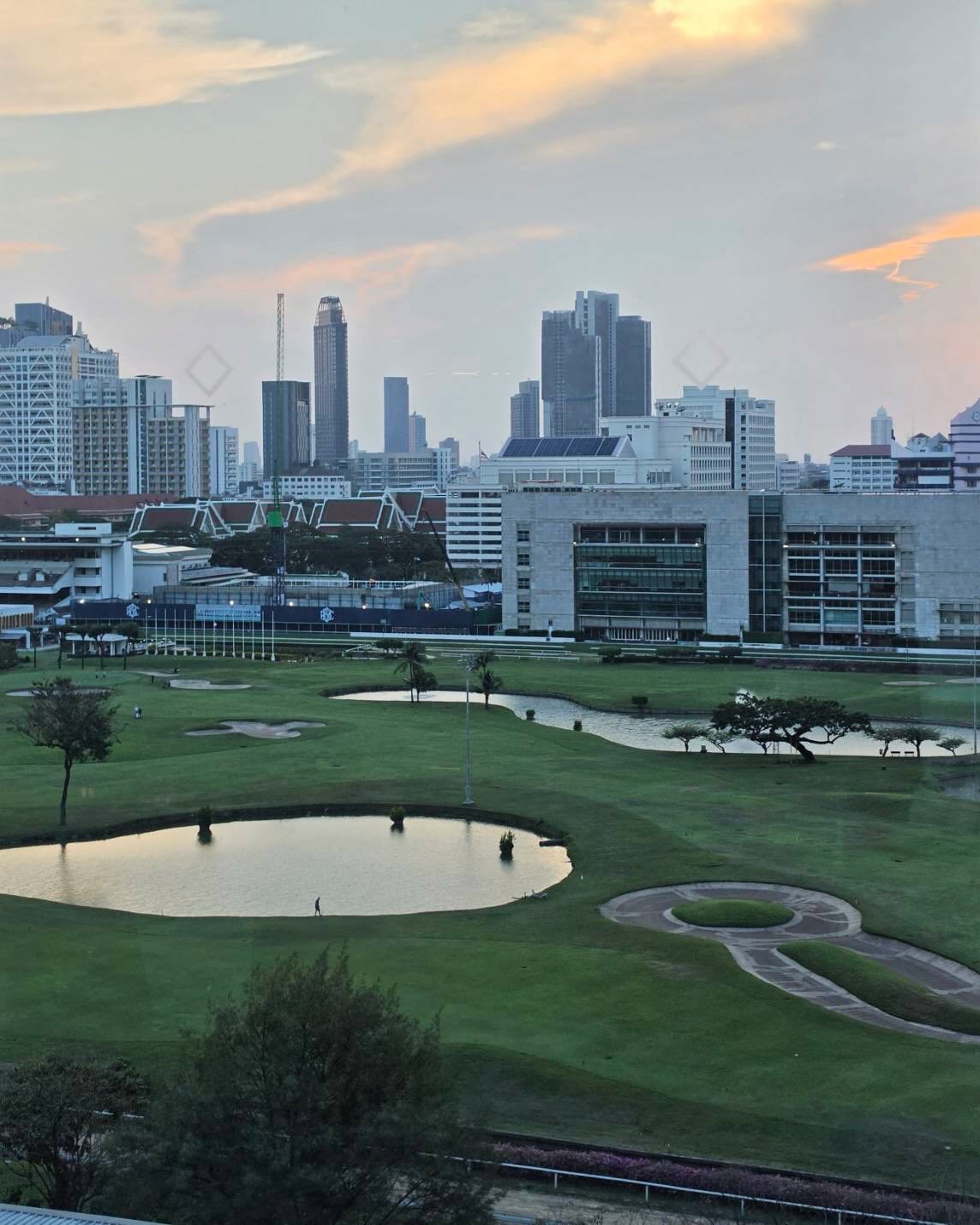 จูเนียร์ - กรวิชญ์ สูงกิจบูลย์