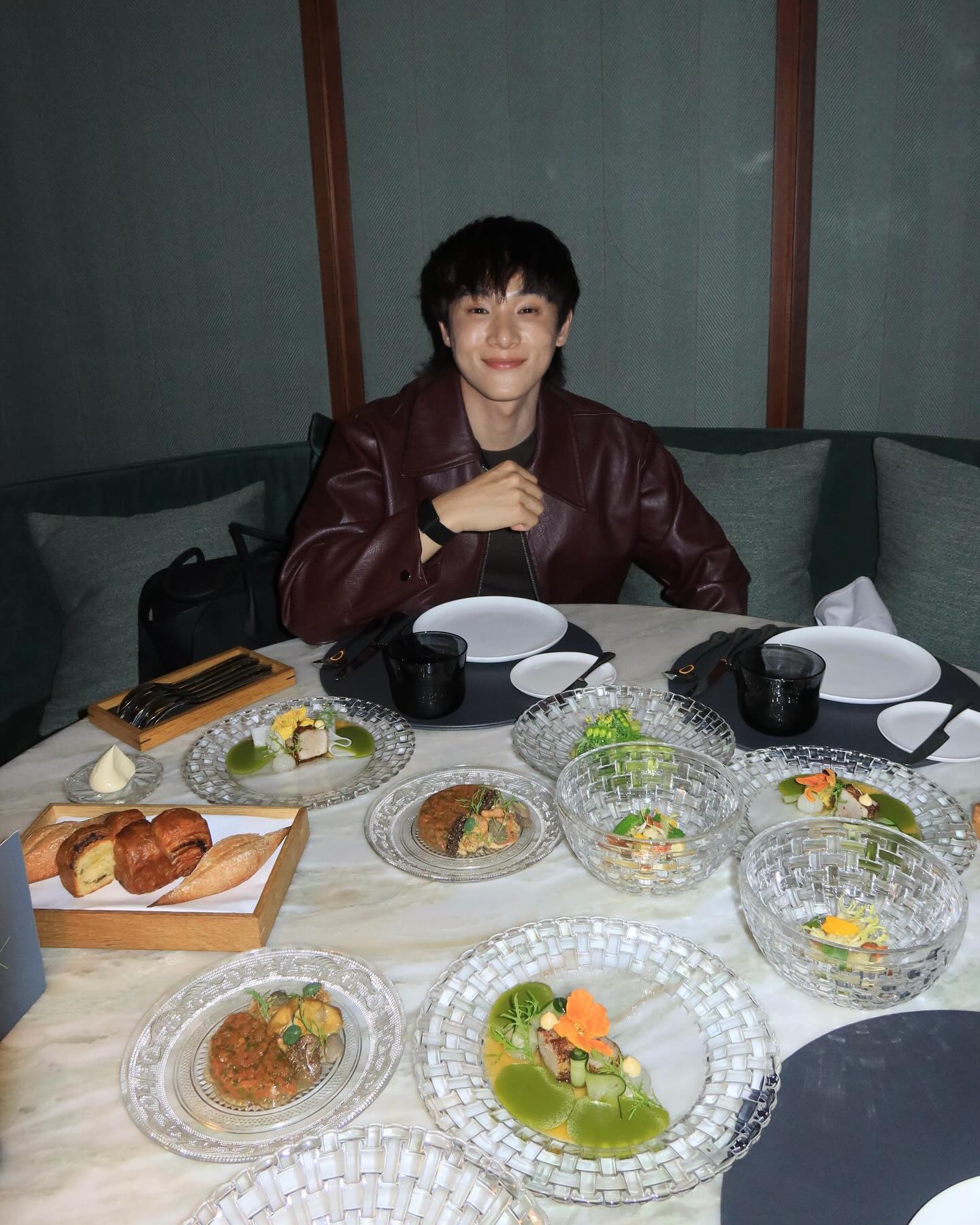 จูเนียร์ - กรวิชญ์ สูงกิจบูลย์