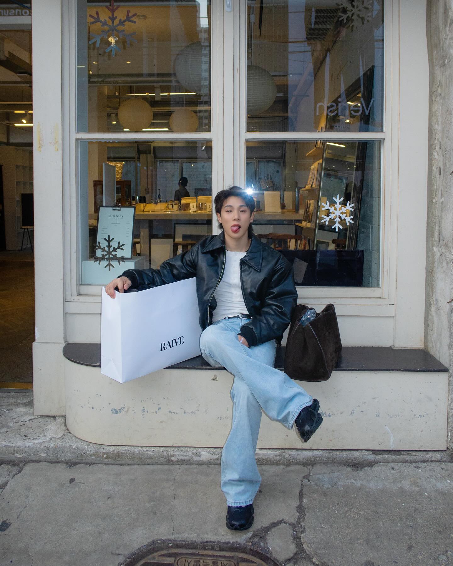 จูเนียร์ - กรวิชญ์ สูงกิจบูลย์