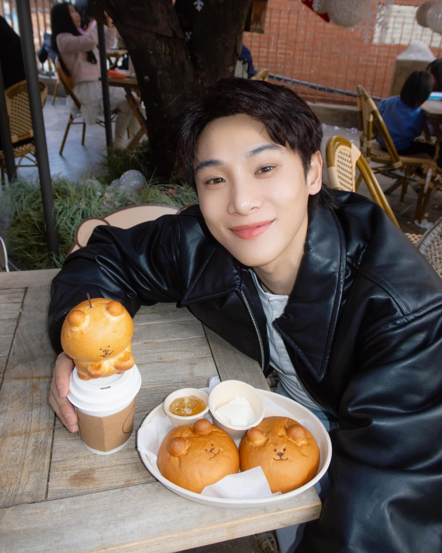 จูเนียร์ - กรวิชญ์ สูงกิจบูลย์