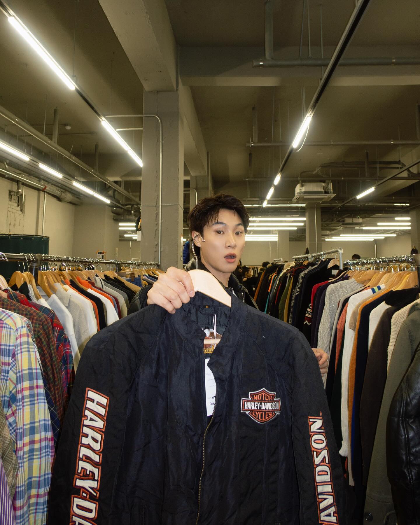 จูเนียร์ - กรวิชญ์ สูงกิจบูลย์