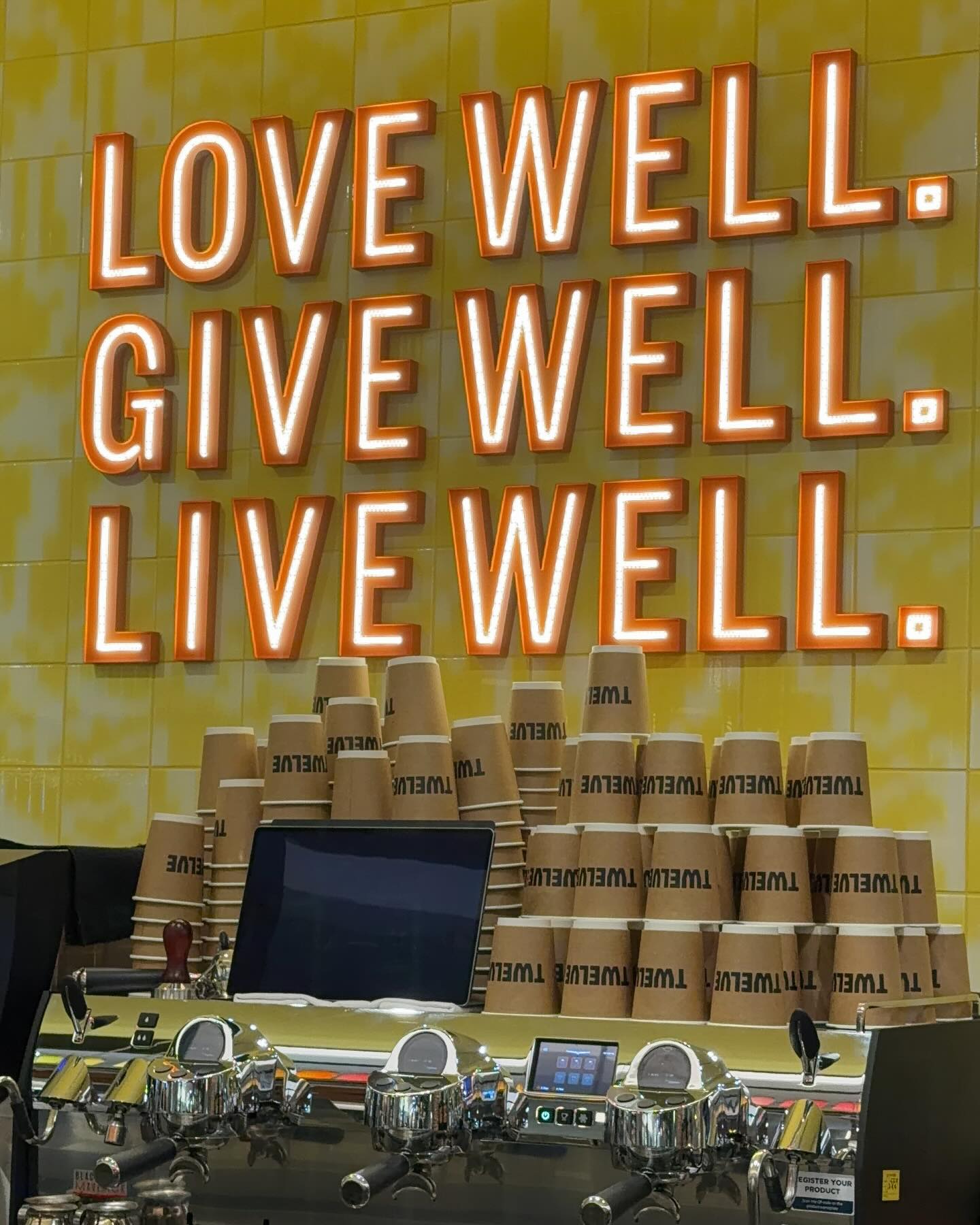 จูเนียร์ - กรวิชญ์ สูงกิจบูลย์