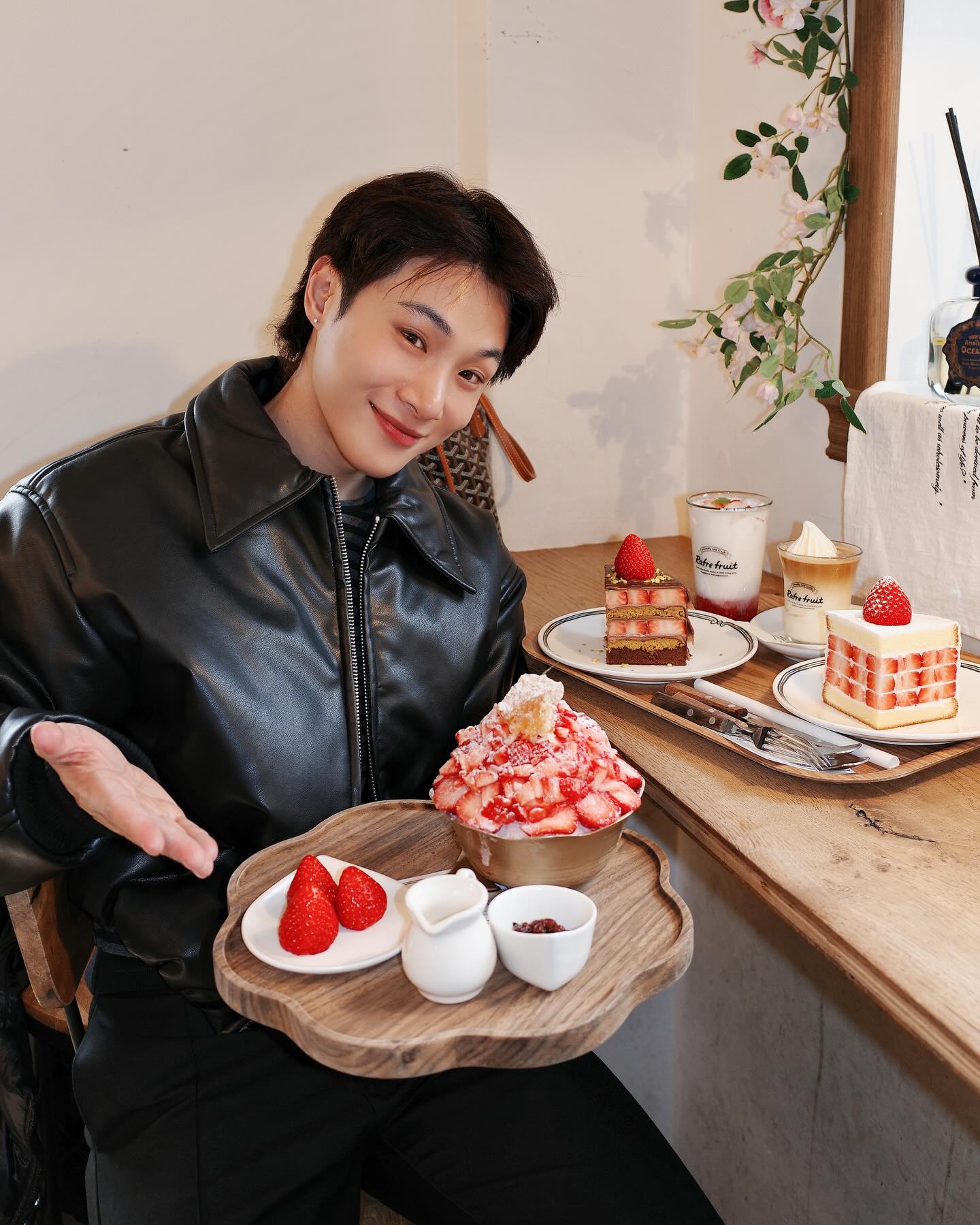 จูเนียร์ - กรวิชญ์ สูงกิจบูลย์