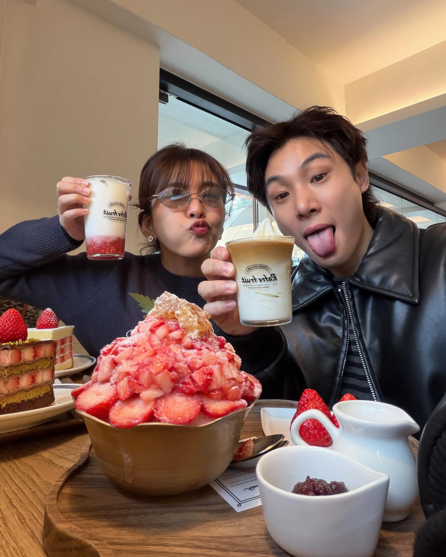 จูเนียร์ - กรวิชญ์ สูงกิจบูลย์